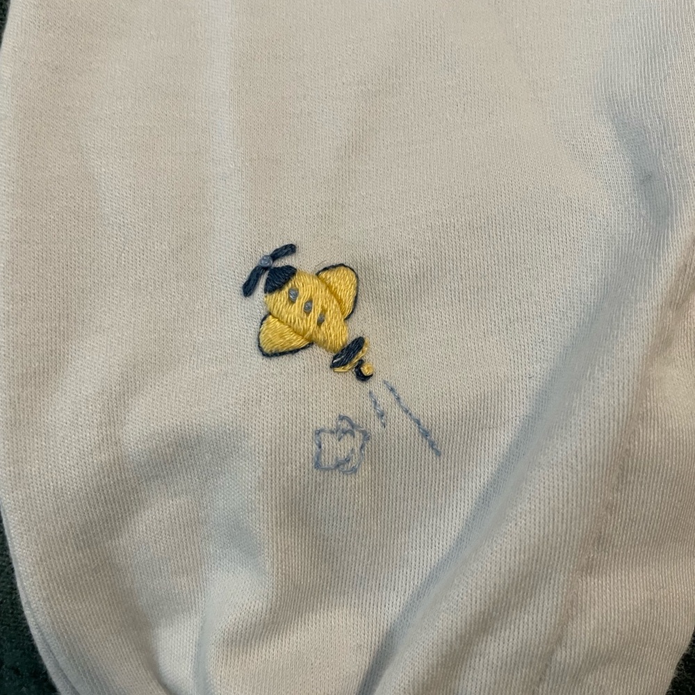 Kissykissy airplane footed onesie. Size 6-9month never worn. So soft!